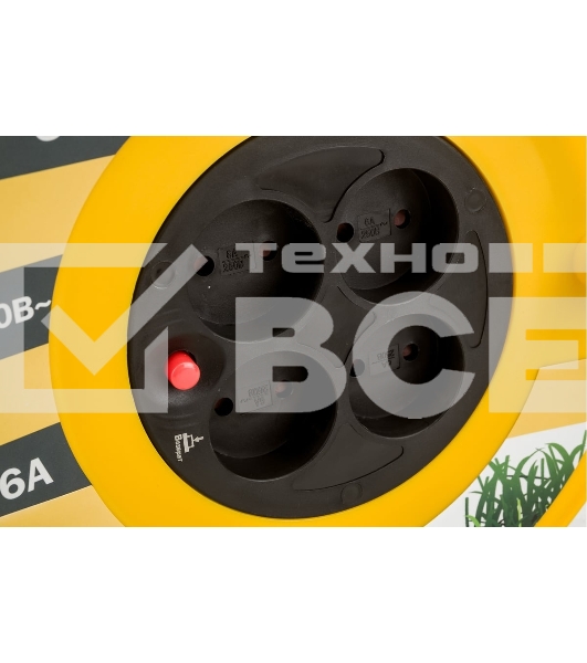 Катушка Iek WKP23-06-04-30, УК30 с т/з 4 места 2Р/30м 2х0,75 мм2 