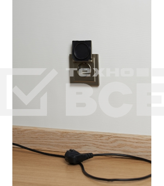 Розетка 1-местная BRITE IEK РСбш10-3-БрШ (BR-R16-16-K37) с заземлением, с защитными шторками и крышкой, 16А, IP20, шампань