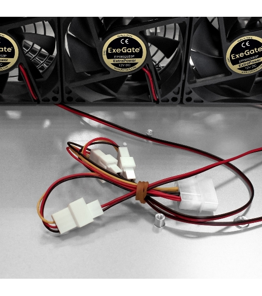 Серверный корпус ExeGate Pro 2U660-HS06 (RM 19', высота 2U, глубина 660, БП 600ADS, 6xHotSwap, USB)