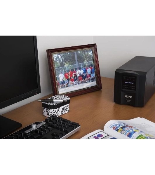 Источник бесперебойного питания APC Smart-UPS SMT750IC/750 ВА/500 Вт/6xIEC 320 C13 (компьютерный)