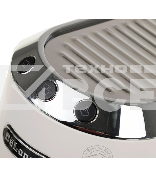 Кофеварка эспрессо DeLonghi EC685.W белый, исп. кофе - молотый/чалды, 1.1 л, 1350 Вт, 15 бар
