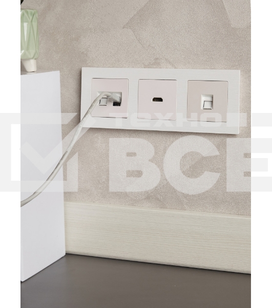 Рамка 3-местная IEK BRITE РУ-3-Бр DECOR рифленый белый