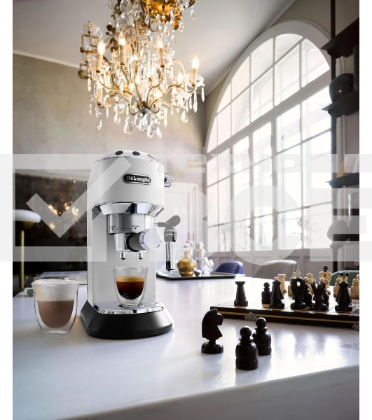 Кофеварка эспрессо DeLonghi EC685.W белый, исп. кофе - молотый/чалды, 1.1 л, 1350 Вт, 15 бар