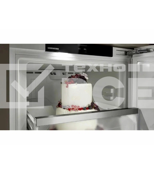 Встраиваемая морозильная камера Liebherr Pure, высота 82-88 см, door-on-door, SmartFrost, сенсорная электроника за дверью.