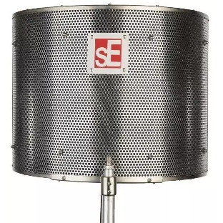 Акустический экран sE Electronics REFLEXION FILTER PRO для устранения отраженных звуковых волн и интерференции на капсюле. Улучшенает звуковые характеристики комнаты и микрофона.
