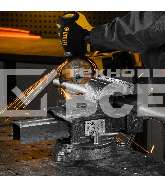 Тиски слесарные Denzel BVH-150 150 мм, поворотные, стальная направляющая, с наковальней