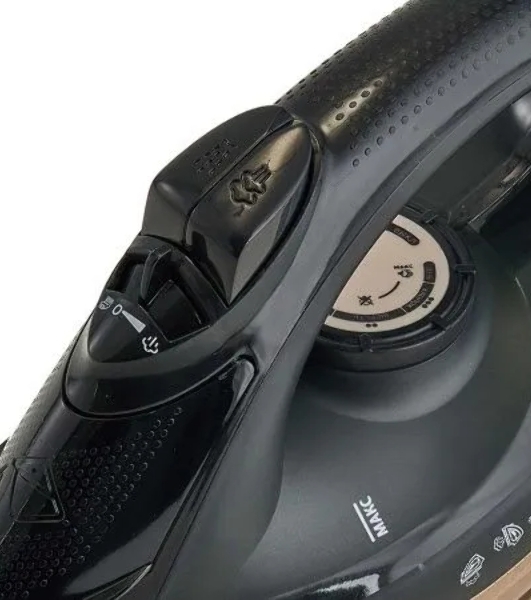 Утюг DELTA LUX DE-3007 черный/золотой, 2400 Вт, 30 г/мин, 150 г/мин, 220 мл