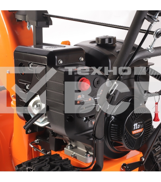 Снегоуборщик PATRIOT PRO 11 KX (коммунально-хозяйственный); 11 л.с. , усиленный редуктор, безвоздушные колёса WE3, антиадгезионное покрытие ковша и желоба.