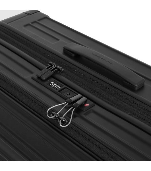Чемодан Piquadro PQ LIGHT BV7246PQL/NO 45x30x69см 100л. 4.28кг. поликарбонат черный