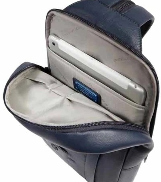 Рюкзак слинг Piquadro Russel CA6764W137/BLU синий