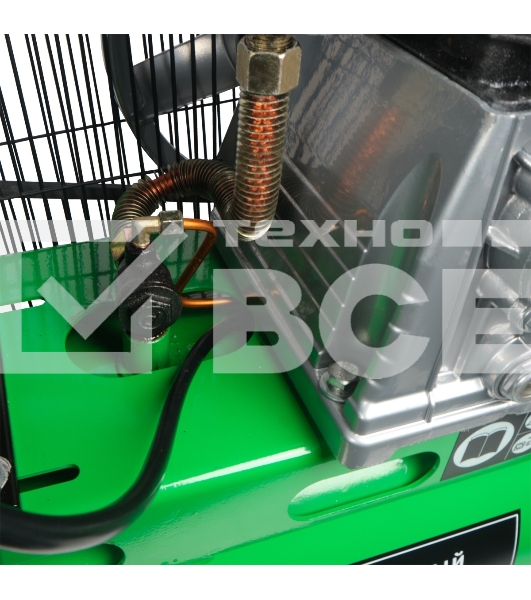 Компрессор ременной КАЛИБР КМ-2100/50РУ поршневой масляный, 2100 Вт, 275л/мин, 10 бар