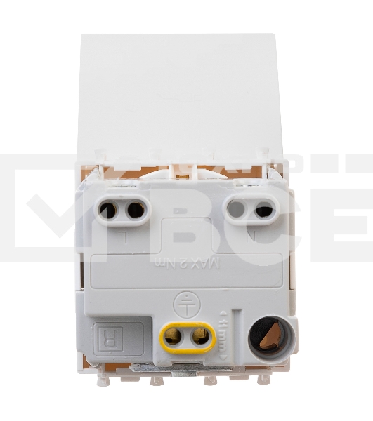 Розетка с крышкой модульная DKC 4400012 2P+E, с з/ш, 