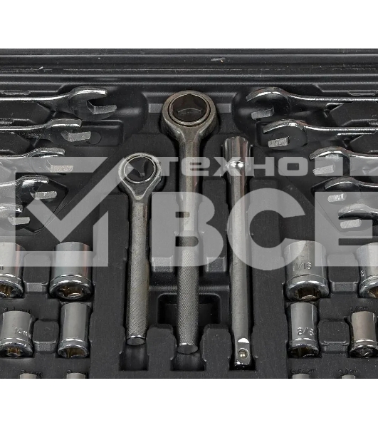 Набор ручного инструмента Bort BTK-123