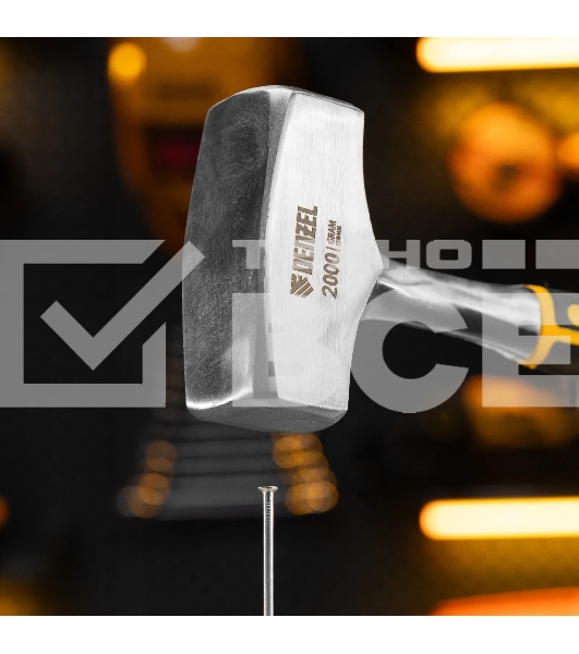 Кувалда Denzel 2 кг, цельнометаллическая, двухкомпонентная рукоятка