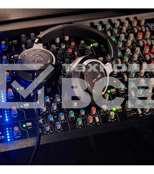 Наушники Audio-Technica ATH-M70X черный