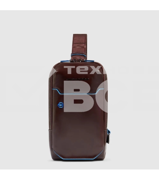 Рюкзак слинг мужской Piquadro Blue Square CA6898B2/MO красное дерево кожа