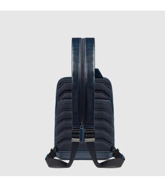 Рюкзак слинг мужской Piquadro Blue Square CA6589B2/BLU2, кожа, темно-синий