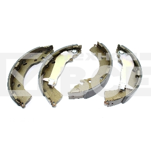 Колодки тормозные задние LPR 08670, комплект