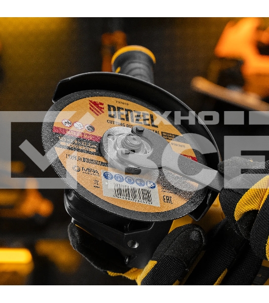 Круг отрезной по металлу Denzel WA60TBF 125х1.0х22.2мм в метал.банке, 10шт. 737610