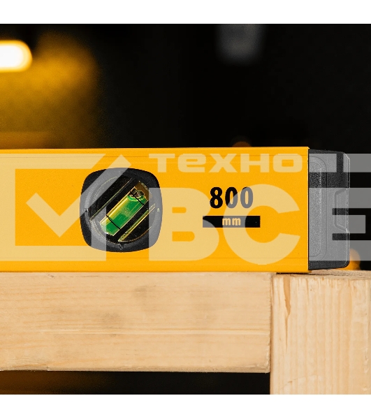 Уровень алюминиевый Denzel 33692 магнит., фрезерованный, 3 глазка (1 зеркал.), 0,5 мм/м, 800 мм