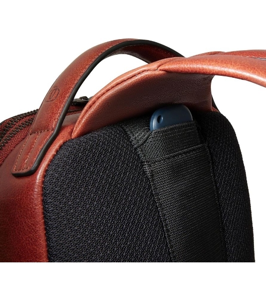 Рюкзак слинг мужской Piquadro Solm CA7028S141/CU табачный кожа