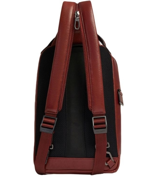 Рюкзак слинг мужской Piquadro Solm CA7028S141/CU табачный кожа