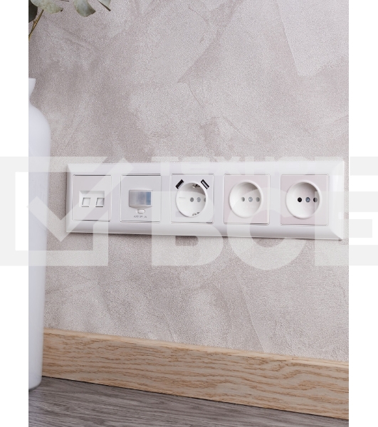 Рамка 5-местная IEK BRITE РУ-5-Бр DECOR 3D-форма белый