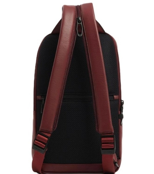 Рюкзак слинг Piquadro Russel CA6764W137/CU красное дерево кожа