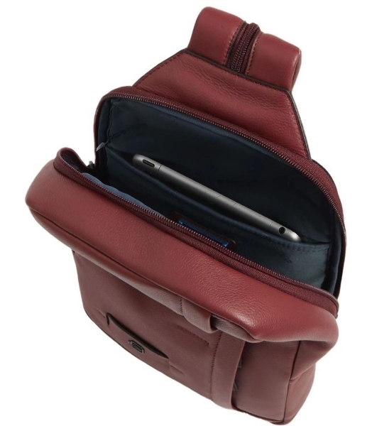 Рюкзак слинг Piquadro Russel CA6764W137/CU красное дерево кожа