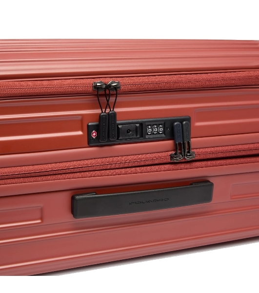 Чемодан Piquadro PQ LIGHT BV7246PQL/CUO 45x69x30см 100л. 4.28кг. поликарбонат табачный
