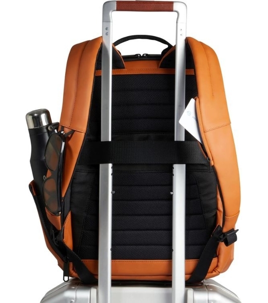 Рюкзак Piquadro Corner 2.0 CA6464C2OW/CU оранжевый полиуретан