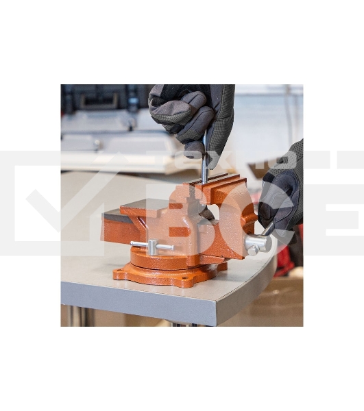 Тиски слесарные Sparta 100мм поворотные с наковальней