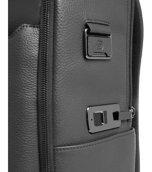 Рюкзак мужской Piquadro Modus CA7106MOS/N черный кожа