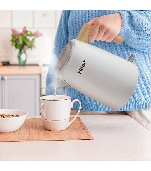 Чайник электрический Kitfort КТ-6794 1.7л. 2200Вт белый/дерево корпус: нерж.сталь/пластик