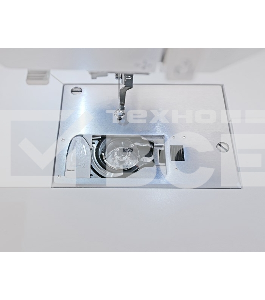 Швейная машина Janome Memory Craft 500Е 160 вышив.дизайнов, алфавит 6 видов, в том числе русский, монограммы в 2, 3 буквы и эмблемы, бордюры 46 видов, швейные строчки 52 образца, макс.поле вышивки 200х280 мм, увелич.рабочая поверхность, прямое соединение 