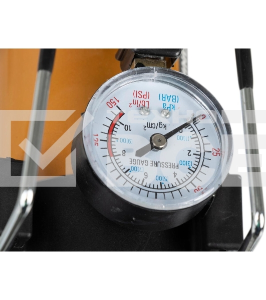 Автомобильный компрессор Starwind CC-220 35л/мин шланг 0.75м