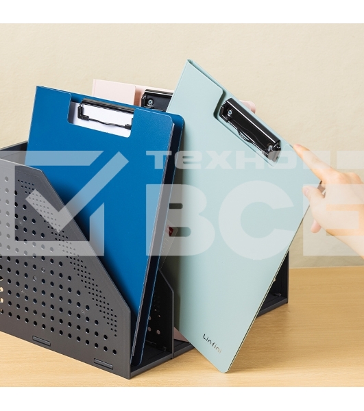 Папка-планшет Deli EF404 A4 полипропилен, ассорти с крышкой