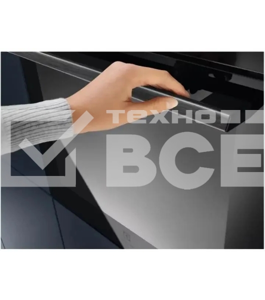 Духовой шкаф электрический Electrolux EOC8P39WZ черный