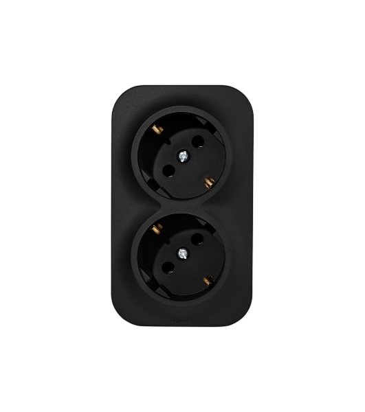 Розеточный блок двойной с заземлением предварительным подключением без шторок 16А 250В винтовые зажимы накладной Quteo IP20 Чёрный матовый