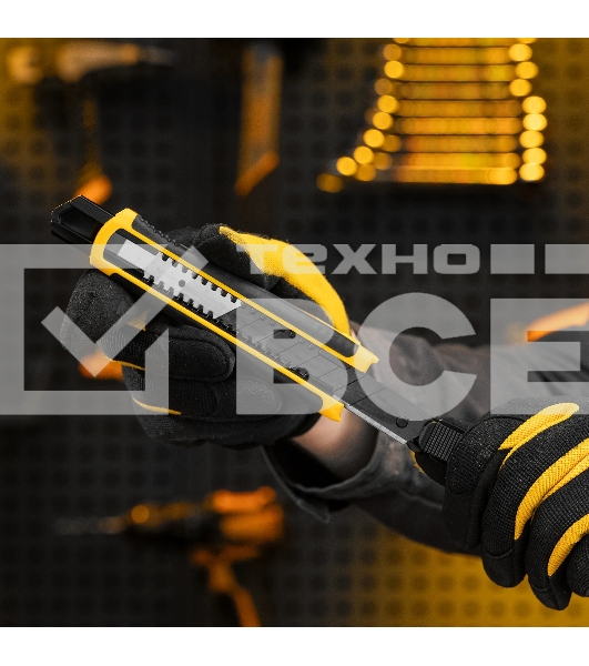 Нож Denzel 18 мм, сменное лезвие, SK4, корпус из ABS + TPR, торцевой зажим