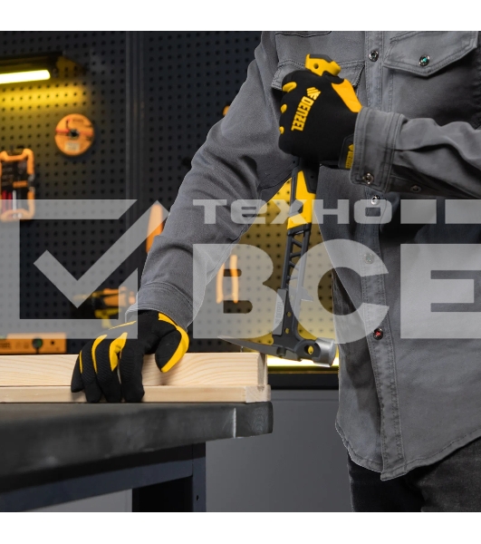 Молоток строительный Denzel 450 г, цельнокованый, боек с магнитом, двухкомп. обрезин. рук-ка