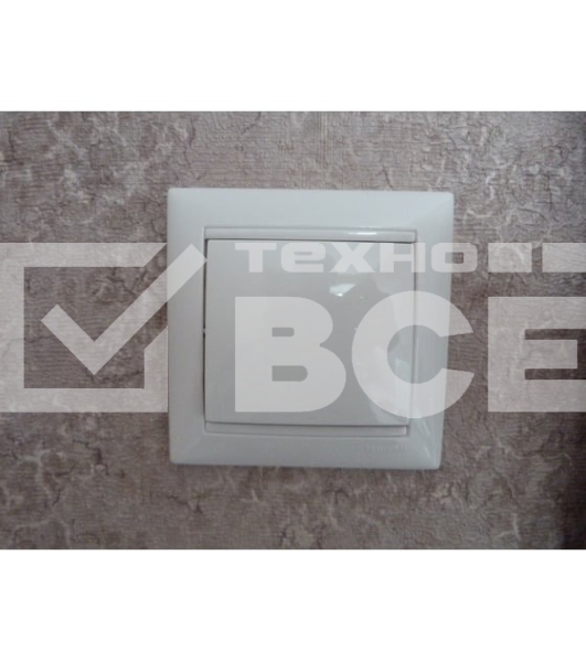 Выключатель Legrand 774401 Valena одноклавишный 10А белый
