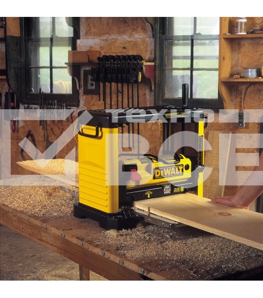 Станок рейсмусовый DeWALT DW733 1800 Вт, 10000 об/мин, нож 317 мм, срез 0-2 мм