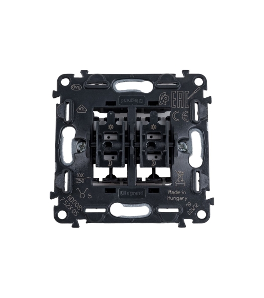 Выключатель двухклавишный 10А 2 Valena IN'MATIC. 50В. Безвинтовые зажимы Valena IN'MATIC. Выключатель двухклавишный 10А 250В. Безвинтовые зажимы