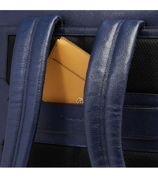 Рюкзак женский Piquadro Patricia CA6839W140BM/BLU темно-синий кожа