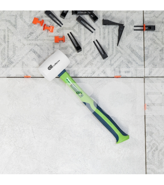 Киянка резиновая Сибртех 450 г, белая резина, фибергласовая рукоятка