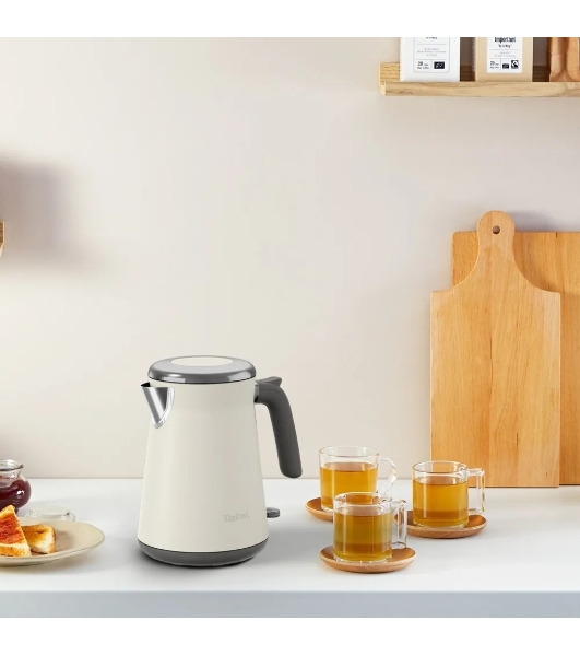 Электрочайник Tefal KI666AE0 молочный, 1.7 л, 2400 Вт, скрытый нагревательный элемент