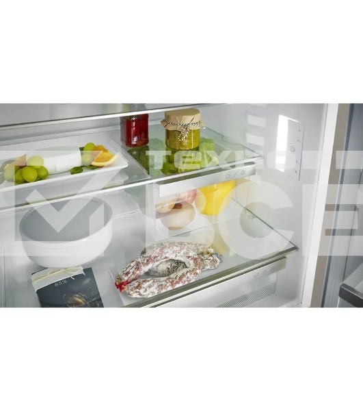 Встраиваемый холодильник Liebherr Pure, высота 82-88 см, door-on-door, без морозильного отделения, сенсорная электроника внутри камеры.