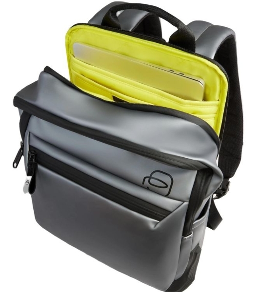 Рюкзак мужской Piquadro Corner 2.0 CA6465C2OW/MGR серебристый/черный полиуретан