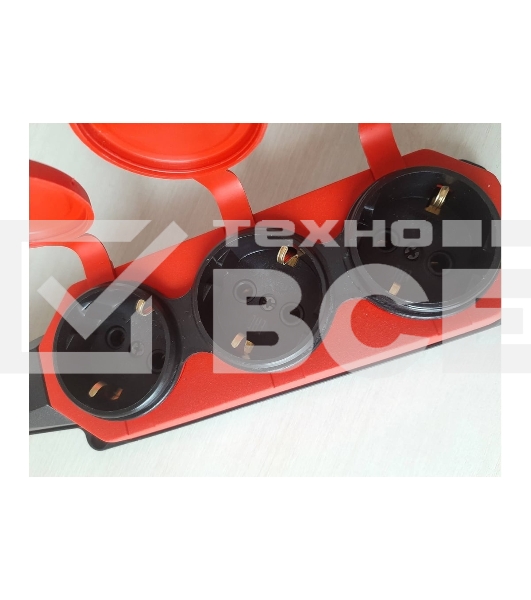 Колодка каучуковая 3-м с заземл. 16А IP44 красн. ЭРА Б0044552